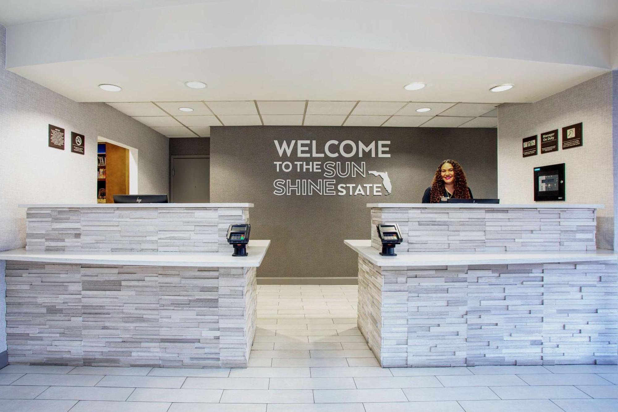 Hampton Inn Orlando-International Airport Extérieur photo